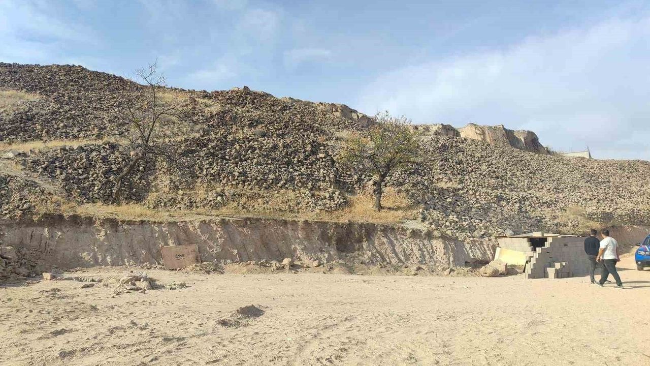 Nevşehir'de kaçak kazıda eski yeraltı şehri şüphesi