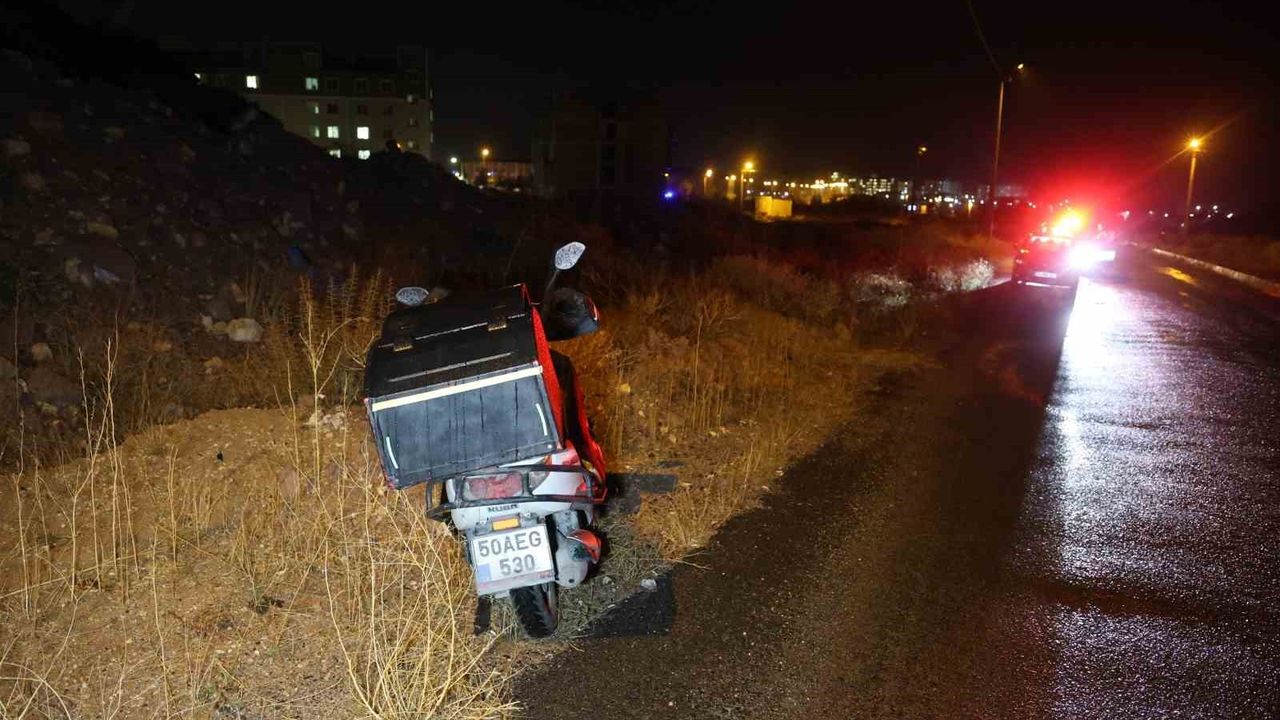 Nevşehir'de kediye çarpmamak için frenleyen motosiklet sürücüsü yola savruldu