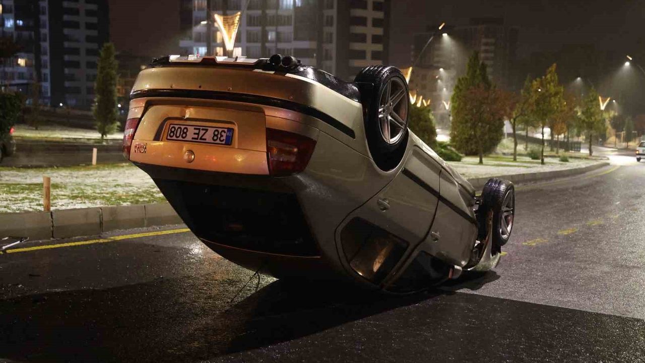 Nevşehir'de otomobil takla attı; sürücü kaza yerinden kaçtı