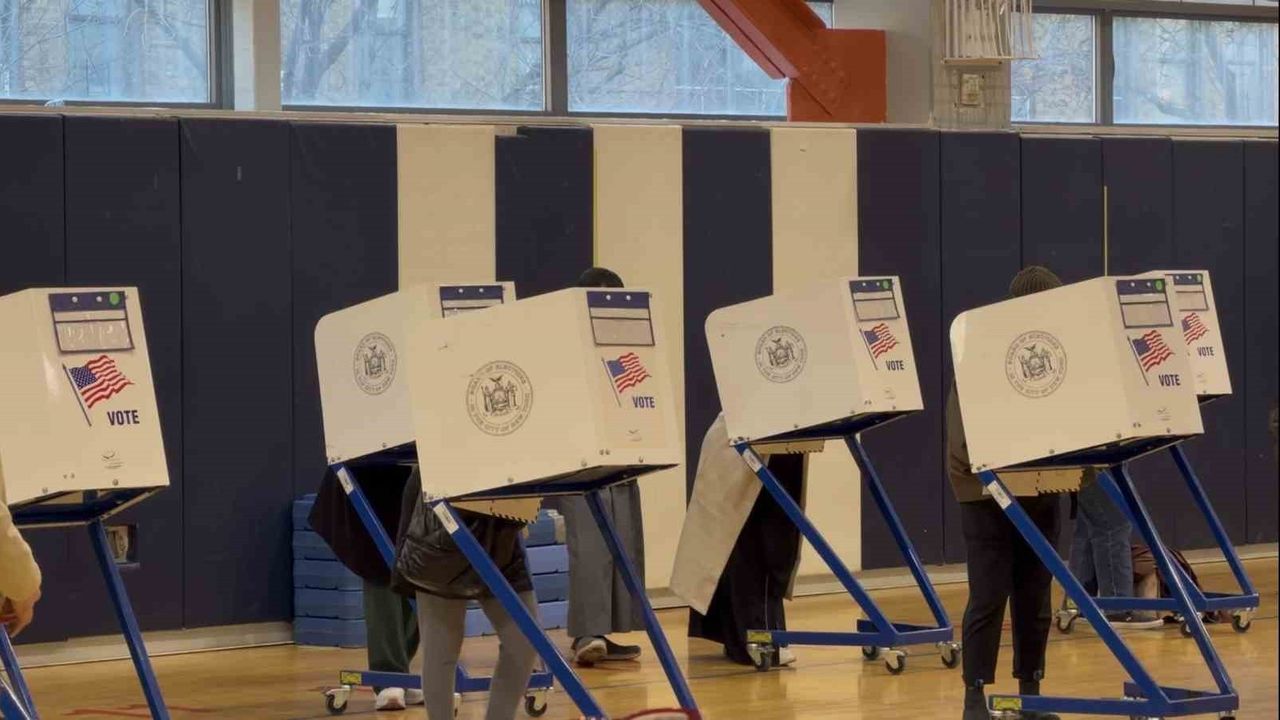 New York'ta Belediye Başkanlığı Seçimi Başladı
