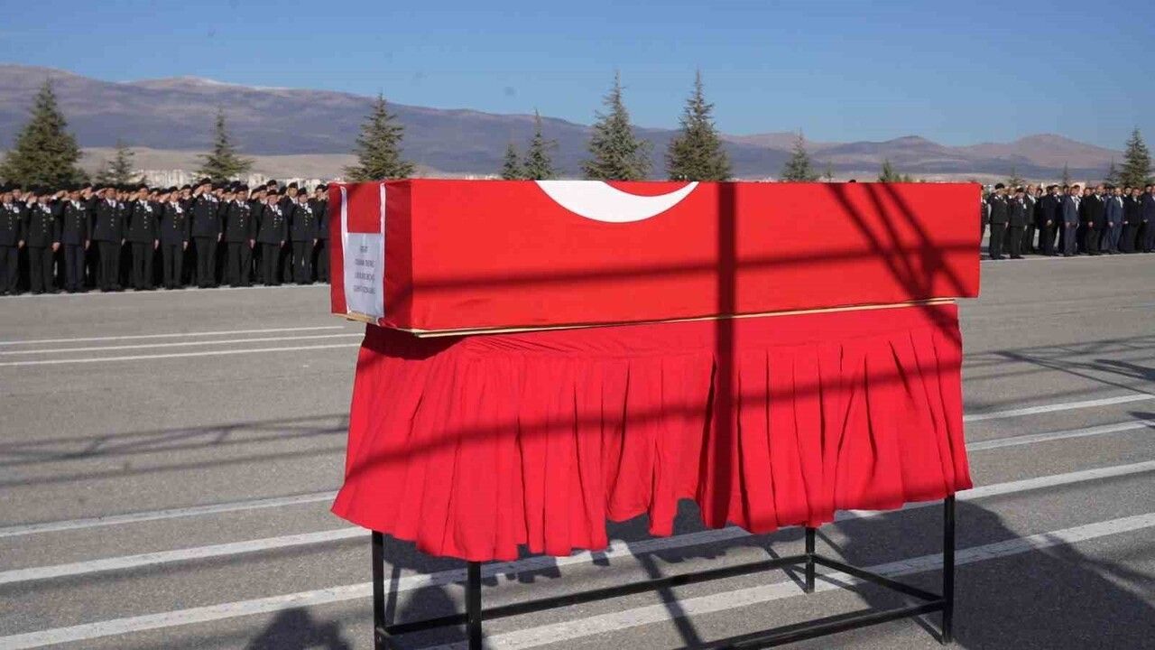 Niğde Çamardı İlçe Jandarma Komutanı Osman Deniz için askeri tören