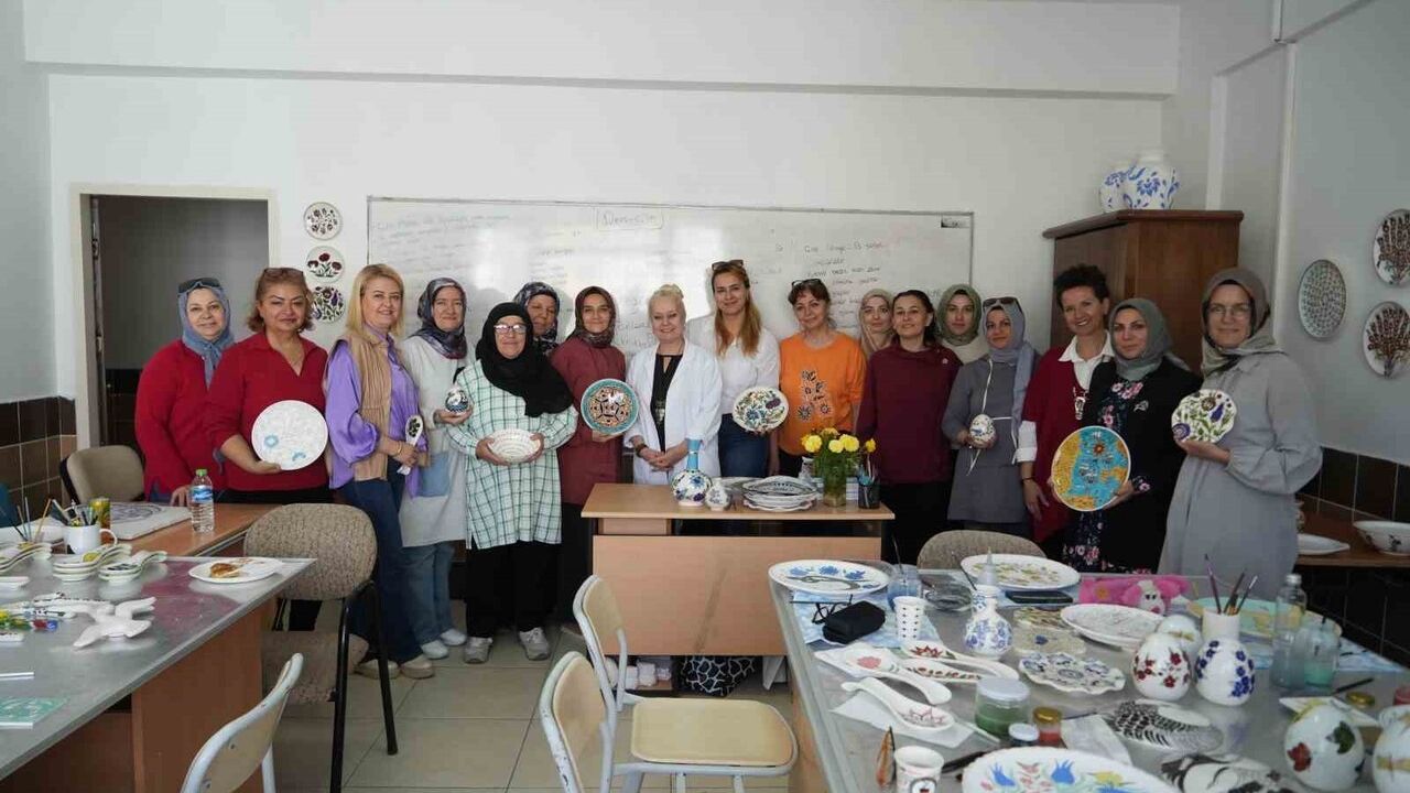Niğde'de Çini Atölyesi: Kadınların Geleneksel Sanatı Canlandırması