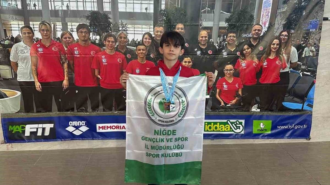 Niğdeli yüzücü Ahmed Yasin Yıldız milli takım seçmelerinde 100 m sırtüstünde Türkiye 8.'si oldu