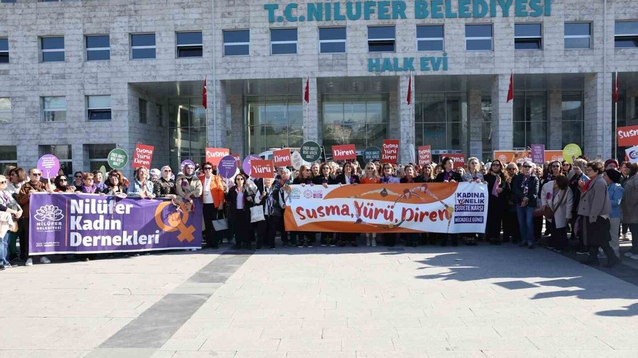 Nilüfer’de kadınlardan şiddete karşı ortak ses: "Susma, yürü, diren"