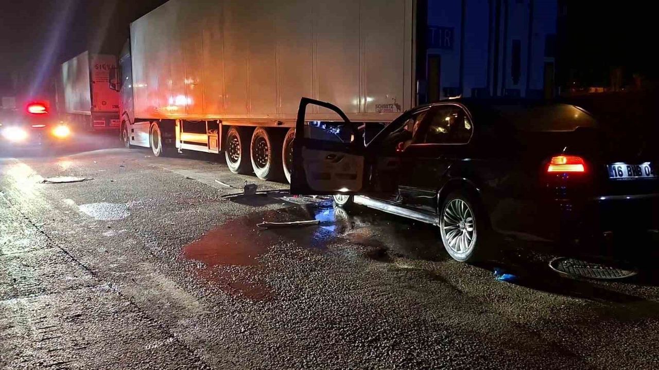 Nilüfer'de tıra arkadan çarpan sürücü hayatını kaybetti, 2.53 promil alkollü çıktı