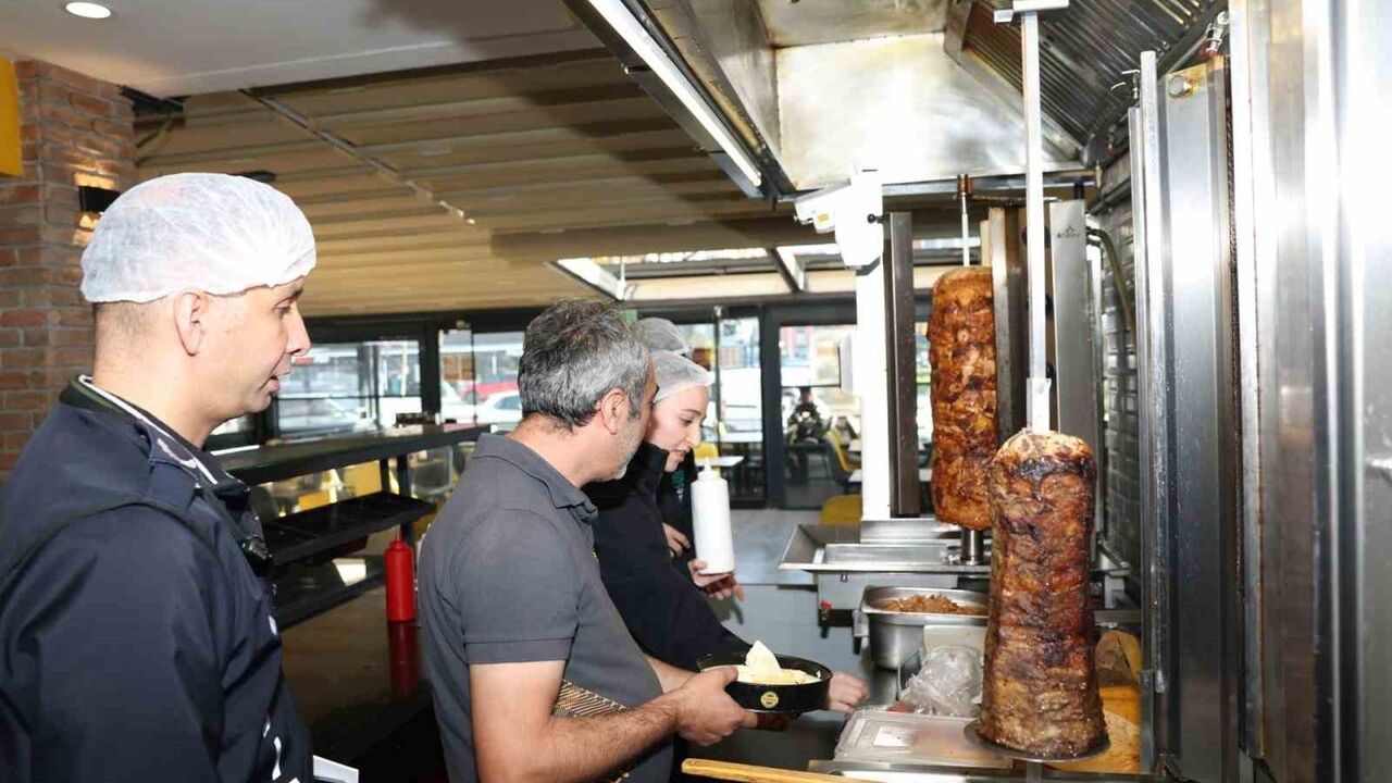 Nilüfer'de zincir restoranlarda kapsamlı denetim