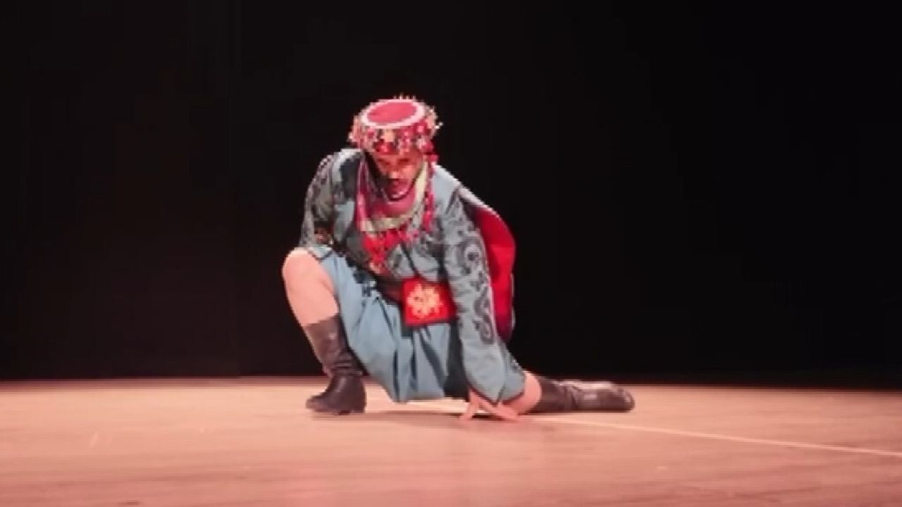 Nizip'te halk oyunu gösterisinde dansçının çapraz bağları koptu