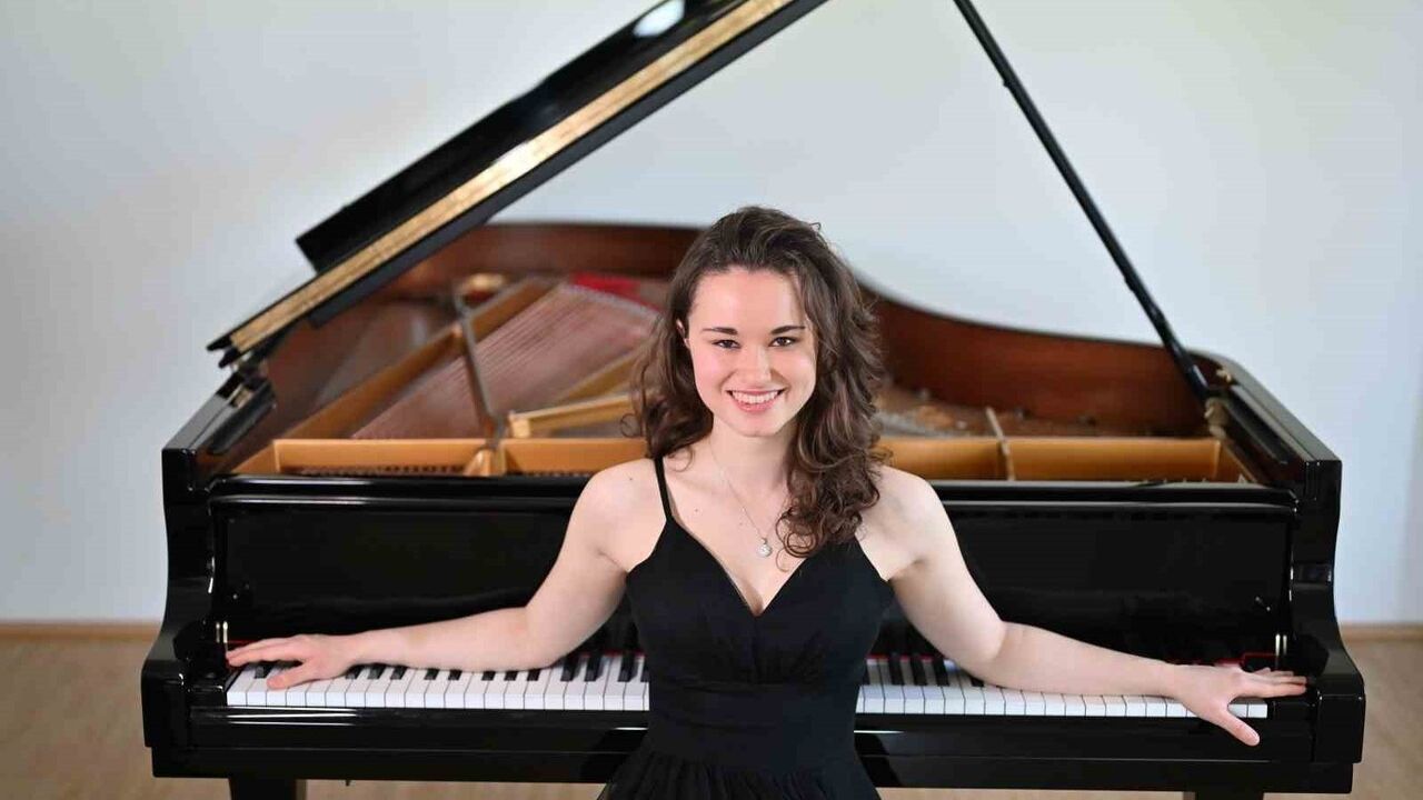 Notaların Prensesi Nehir Özzengin Forbes'un '30 Altı 30' Listesinde