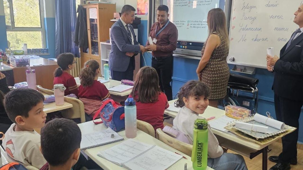 Öğretmeninin Adına Bağış: Dörtyol'da Tekerlekli Sandalye Dayanışması