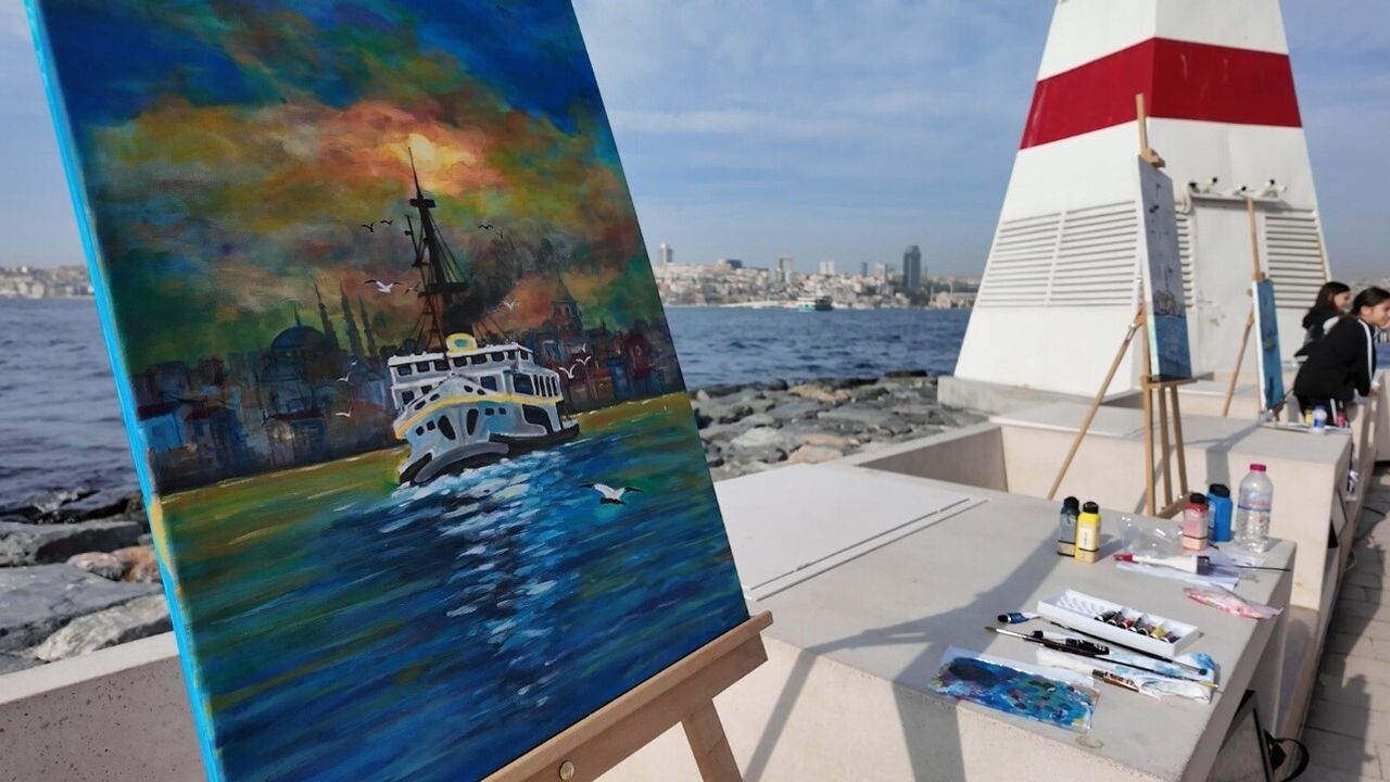 Öğretmenler Kız Kulesi'nden İstanbul'u Tuvallerine Taşıdı