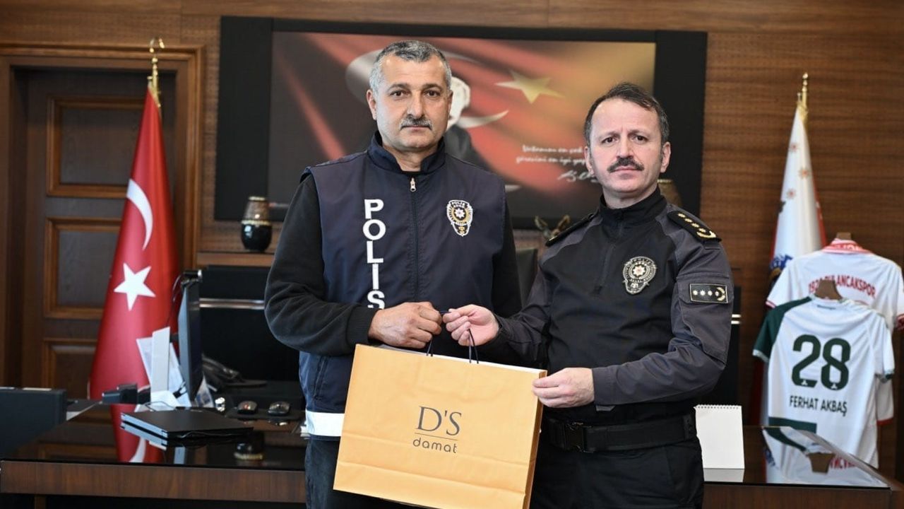 Okul Polisi Ödüllendirildi