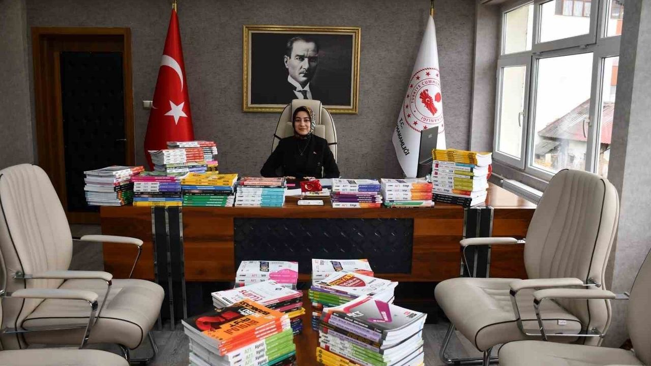 Ormanağzı Derneği'nden Olur'daki öğrencilere kitap desteği