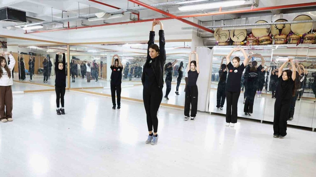 Osmangazi Belediyesi 4 haftalık ücretsiz Modern Dans kurslarıyla genç yetenekler yetiştiriyor