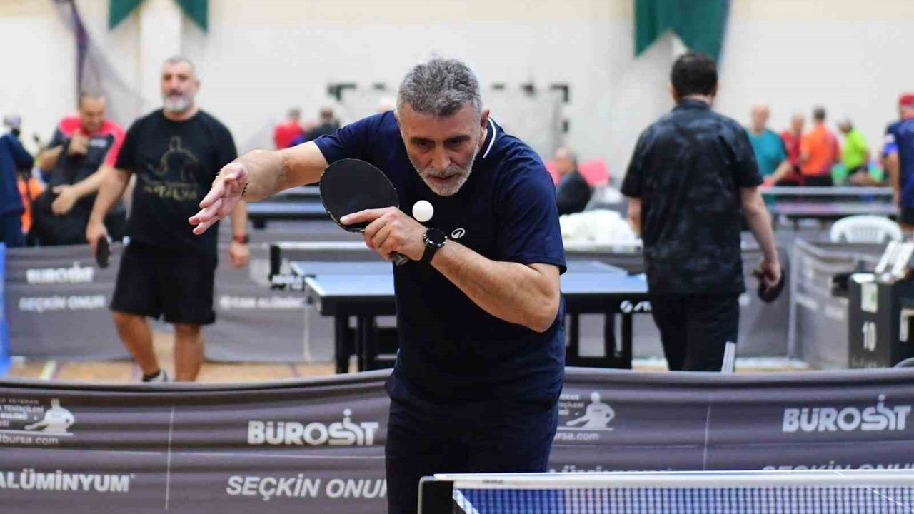 Osmangazi’de 12. Ulusal Veteran Masa Tenisi Turnuvası tamamlandı