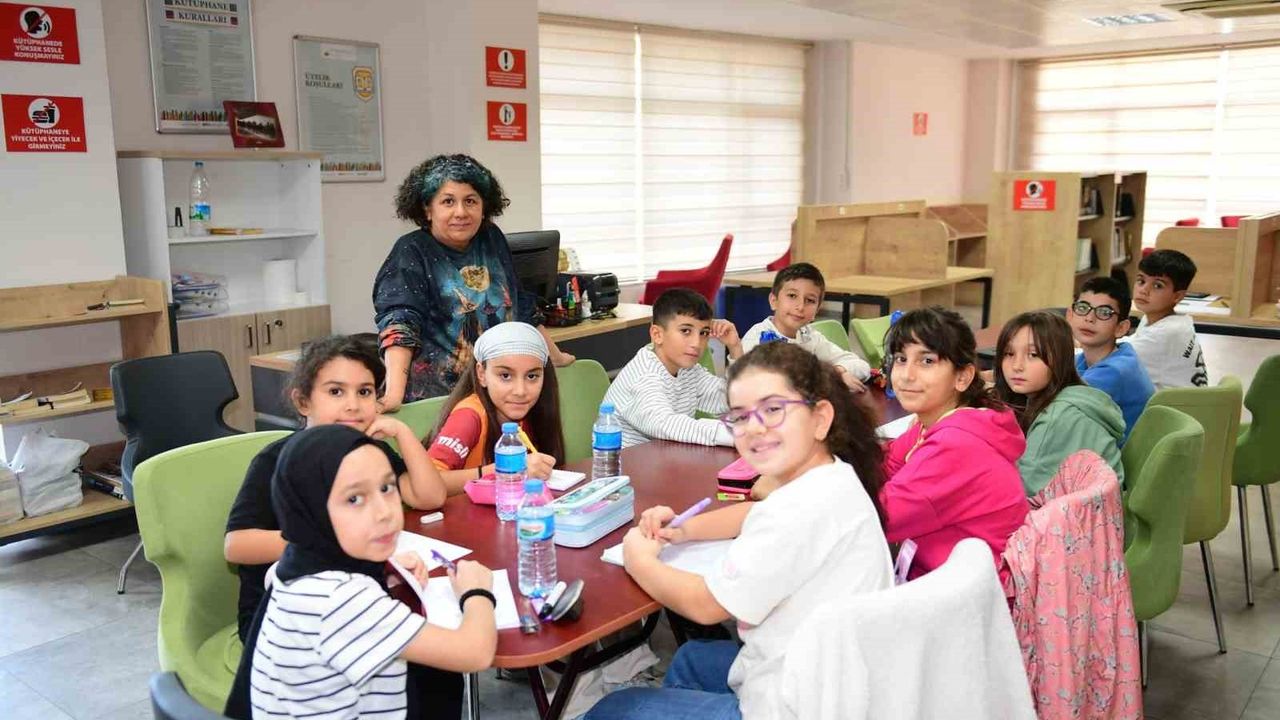 Osmangazi'de Küçük Yazarlar Atölyesi çocukların hayallerini yazıya döküyor