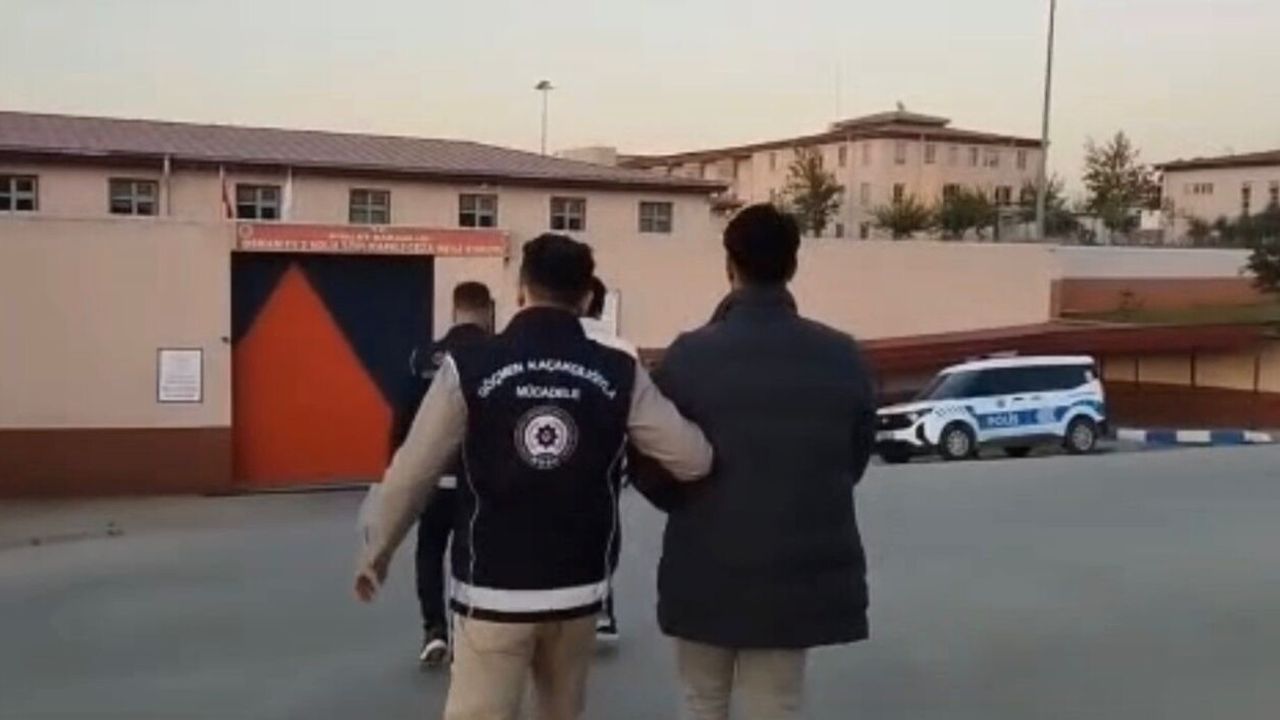 Osmaniye'de 9 düzensiz göçmen yakalandı; 3 organizatör tutuklandı