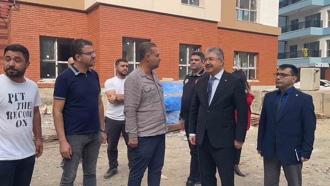 Osmaniye'de yeniden inşa süreci tüm hızıyla sürüyor