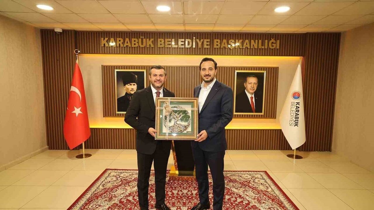 Özdemir’den Çetinkaya’ya belediyecilik ziyareti: iş birliği ve projeler gündemde