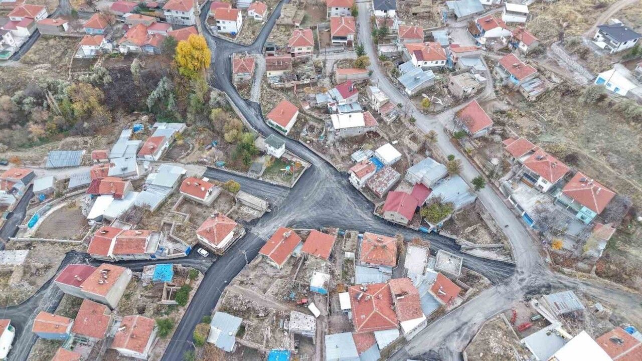 Özvatan Küpeli Mahallesi’ne 5 bin 300 ton sıcak asfaltla konforlu ulaşım