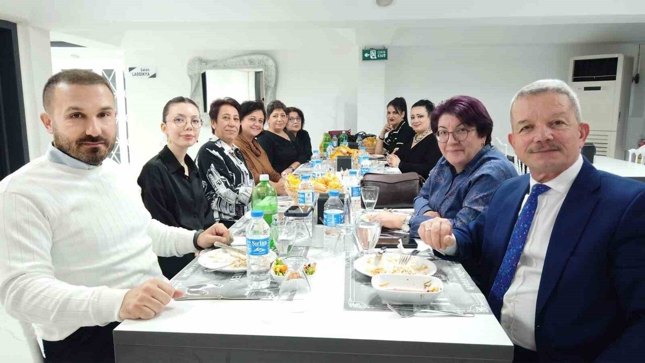 Pamukkale'de Öğretmenler Günü Coşkuyla Kutlandı