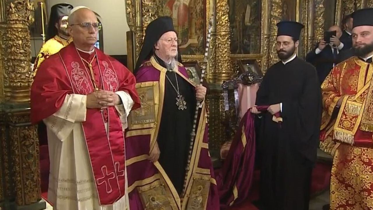 Papa 14. Leo Fener Rum Patrikhanesi’ni Ziyaret Etti