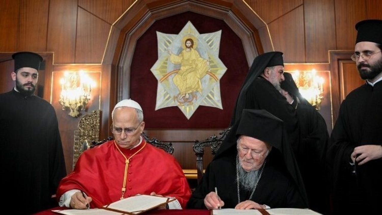 Papa 14. Leo, Fener Rum Patrikhanesi'ni Ziyaret Etti