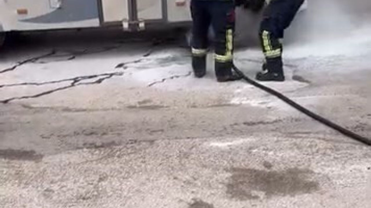 Park halindeki midibüste yangın söndürüldü