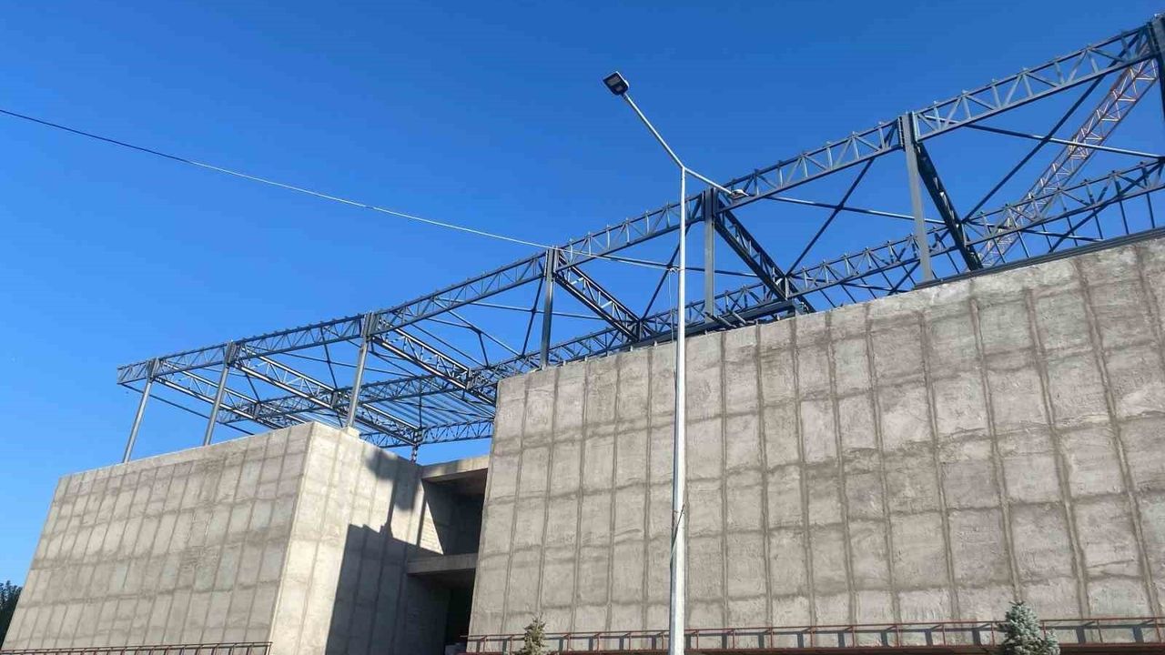 Patnos Life AVM inşaatında sona yaklaşılırken ilçede canlanma bekleniyor