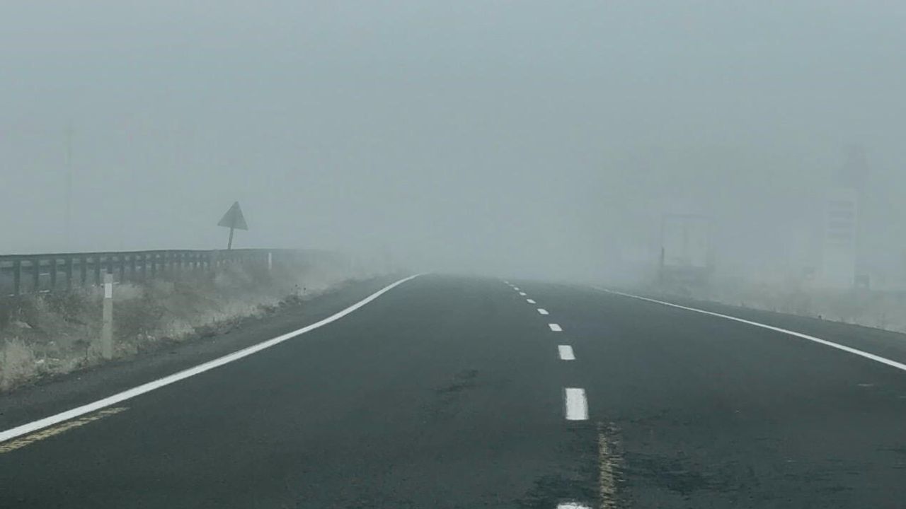 Patnos'ta yoğun sis ulaşımı olumsuz etkiledi