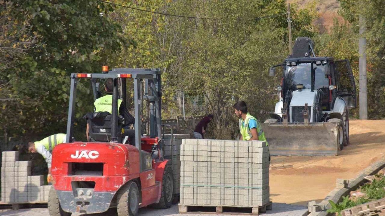 Pelitözü'nde kilit parke ile cadde ve sokaklar yenileniyor