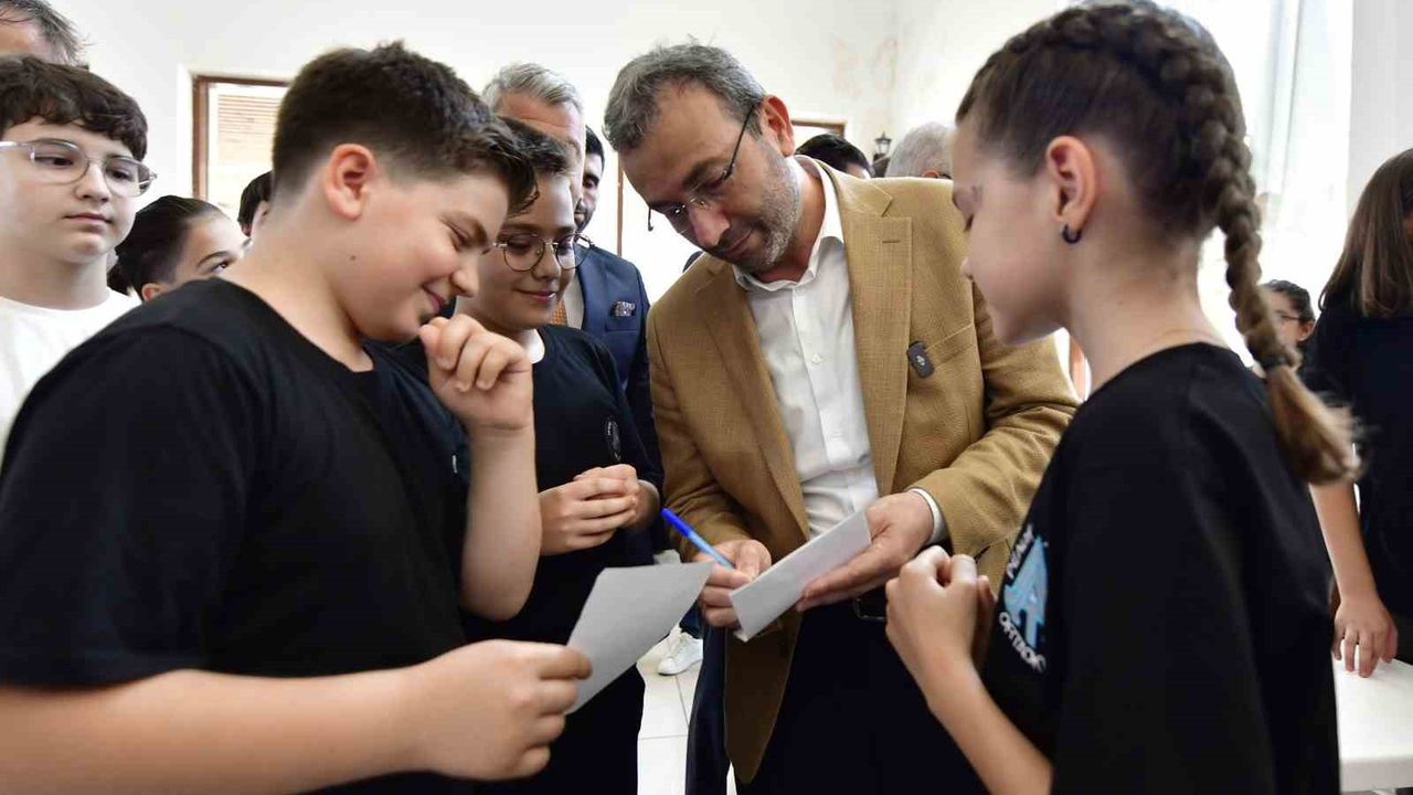 Pendik Belediyesi'nden üniversite öğrencilerine 15 bin lira eğitim desteği