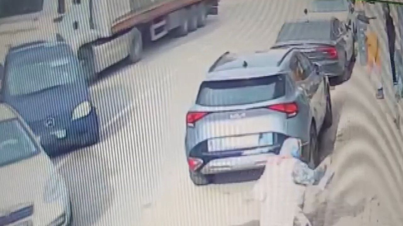 Pendik'te tırın 5 araca çarpması — sürücünün uyuduğu iddia ediliyor