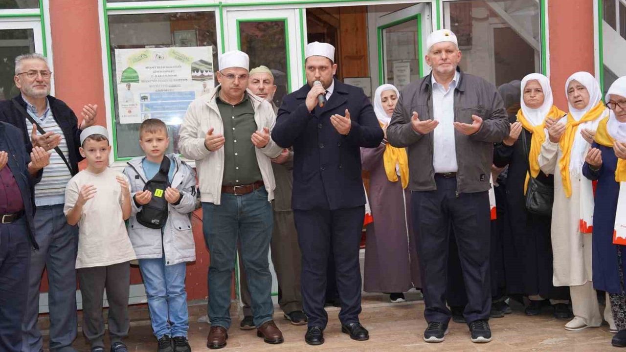 Pınarhisar’dan 57 kişilik umre kafilesi dualarla uğurlandı