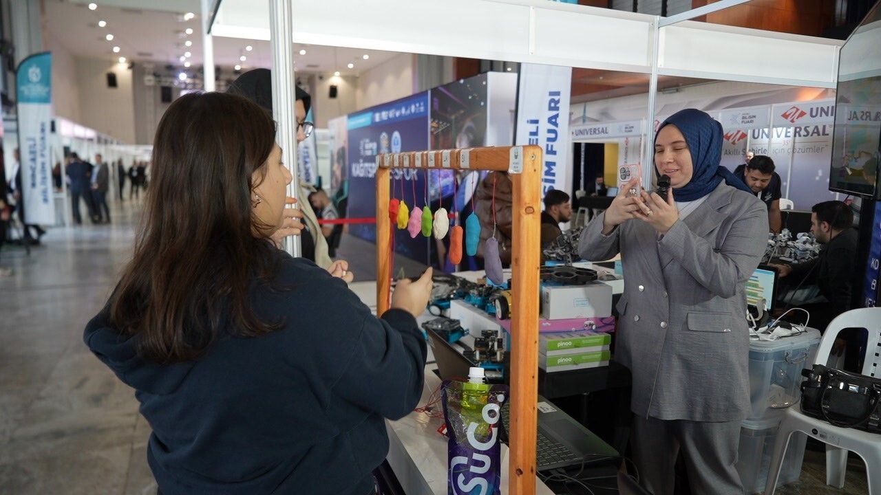 Profesörden yapay zekaya: "Çok fırın ekmek yemesi lazım"