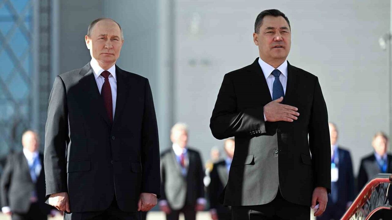 Putin, Bişkek'te resmi törenle karşılandı