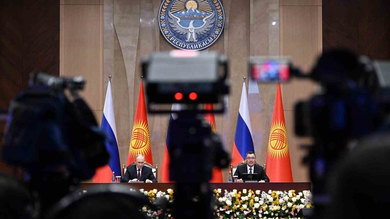 Putin: Kırgızistan’da Rus teknolojisiyle küçük modül reaktörlü ilk nükleer santral araştırılıyor