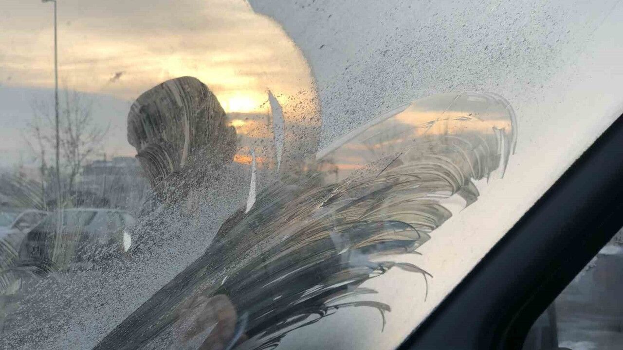 Refahiye'de sıcaklık -6 dereceye düştü, buzlanma etkili