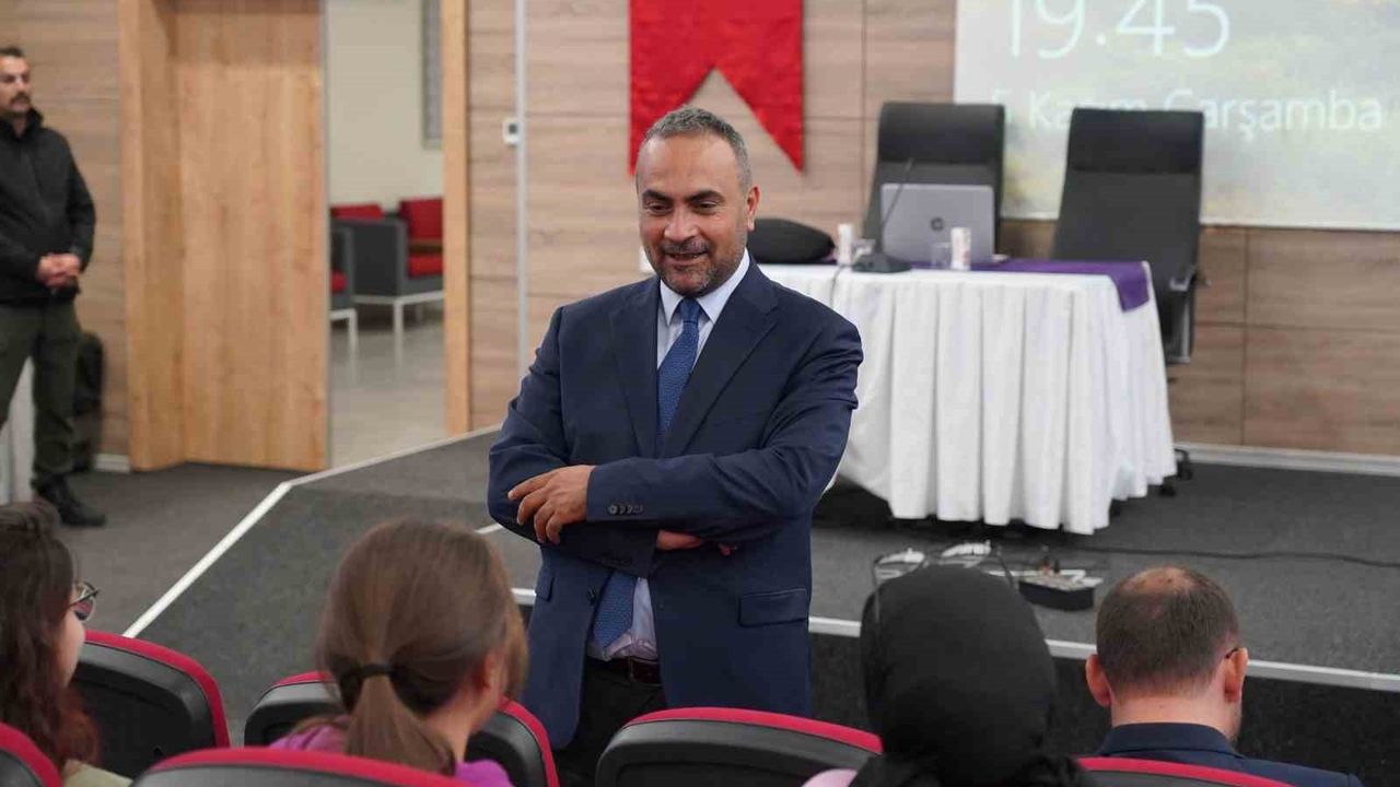 Rektör Akkaya ve Rektör Alican 'Gençlerle Baş Başa' programında öğrencilerle buluştu