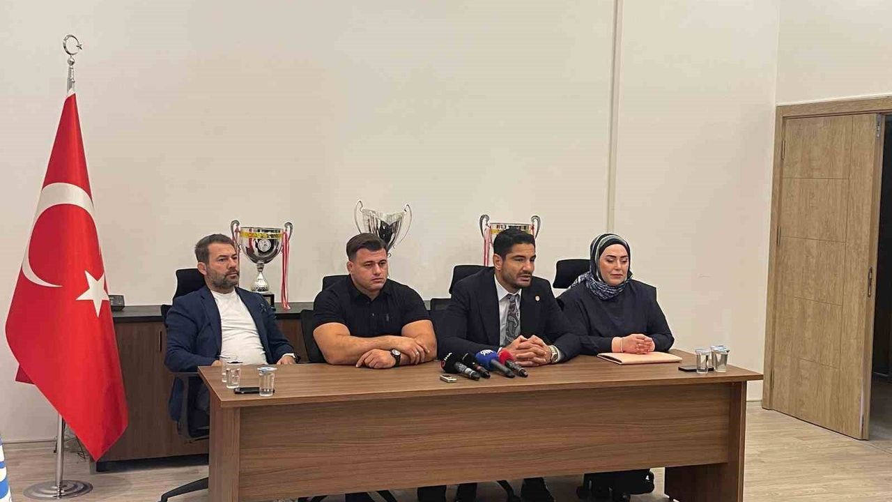 Rıza Kayaalp Müsabakalara Dönüyor