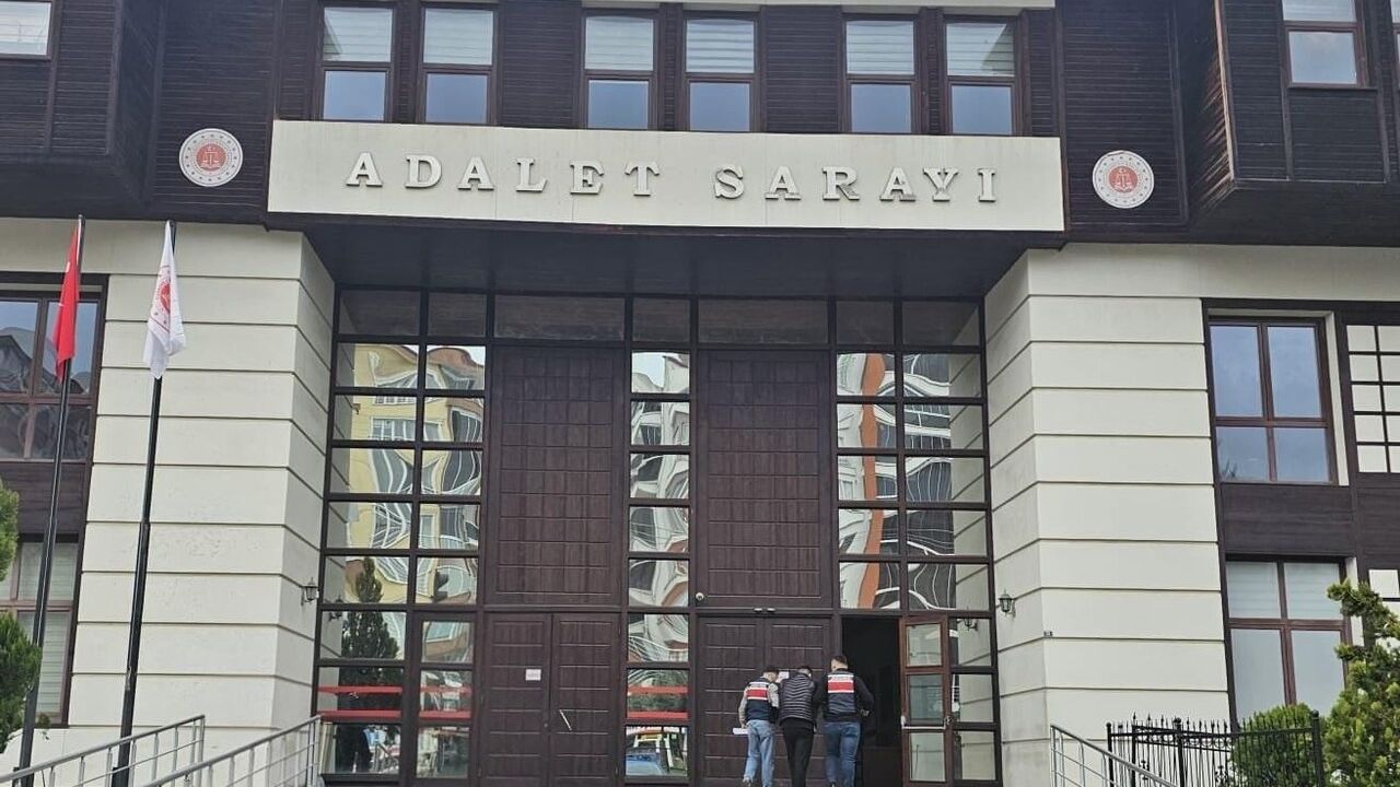 Rize'de 7 yıl 6 ay cezası bulunan kişi Pazar'da yakalandı