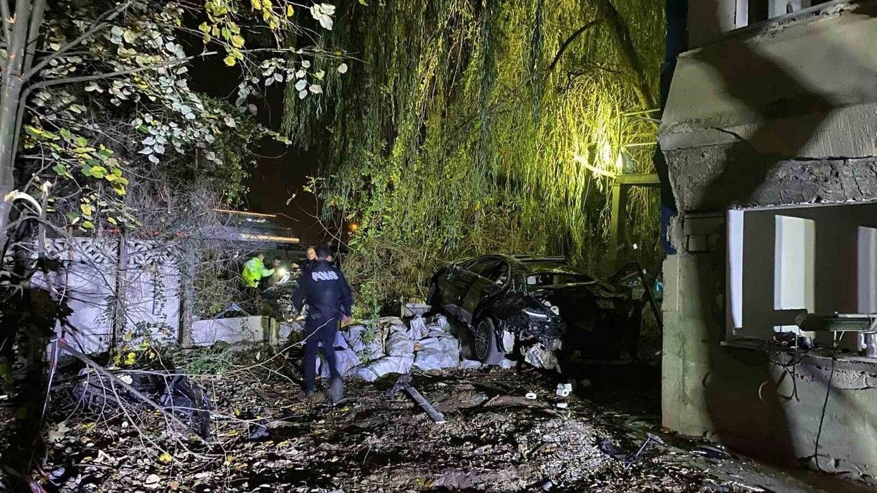 Sakarya Arifiye'de D-650 köprüsünde çarpışma: 1 ölü, 4 yaralı