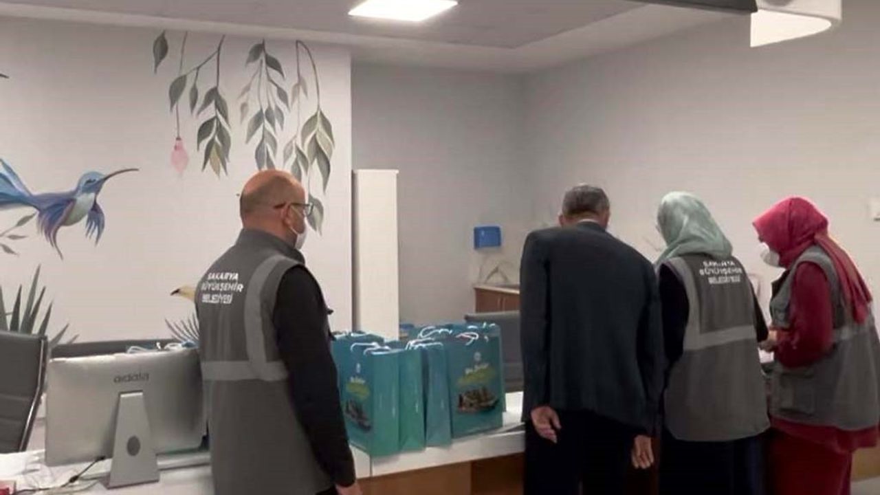 Sakarya Büyükşehir’den Lösemi Haftası’nda miniklere moral ziyareti