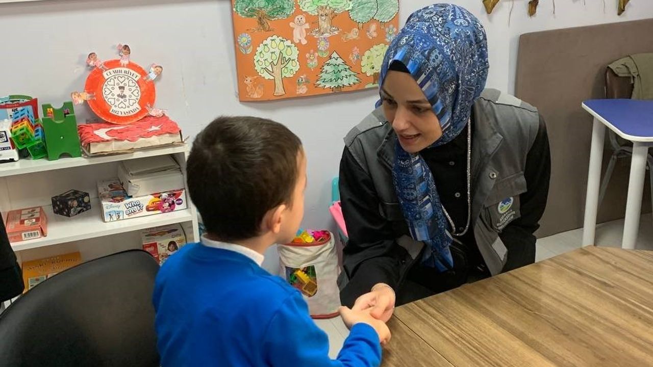 Sakarya Büyükşehir'ten Pamukova'da özel eğitim öğrencilerine ziyaret