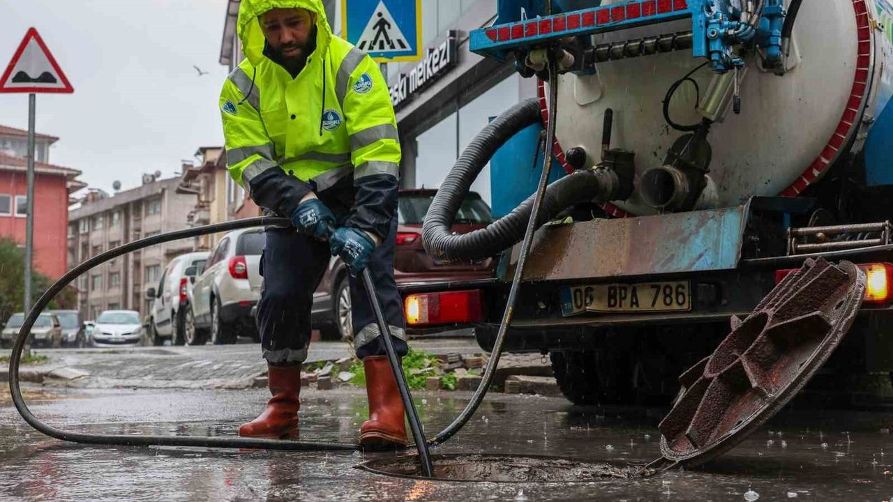 Sakarya'da 245 kilogramlık yağışa SASKİ'nin hızlı müdahalesi