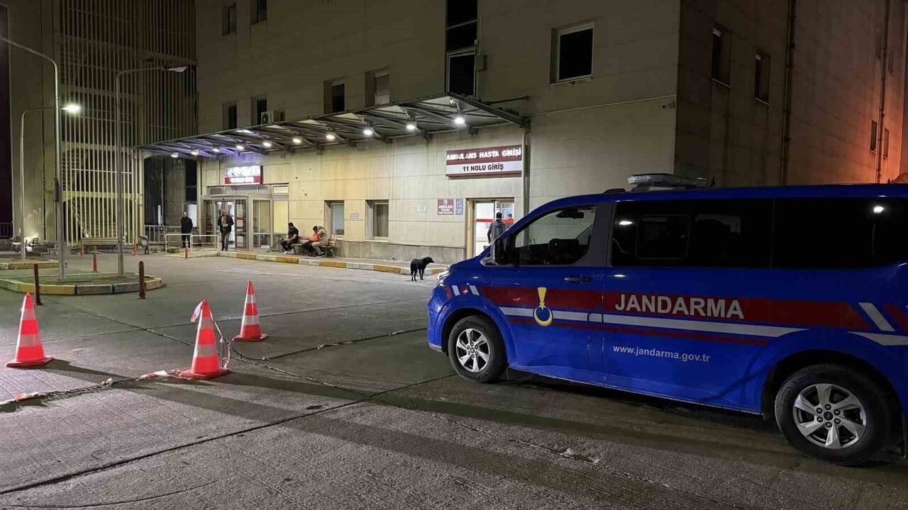 Sakarya'da açık ceza infaz kurumunda gıda zehirlenmesi şüphesi: 123 hükümlü hastanelere sevk edildi