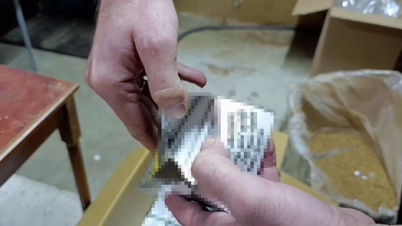 Sakarya'da kaçak sigara ve sahte alkol operasyonu: 3 gözaltı