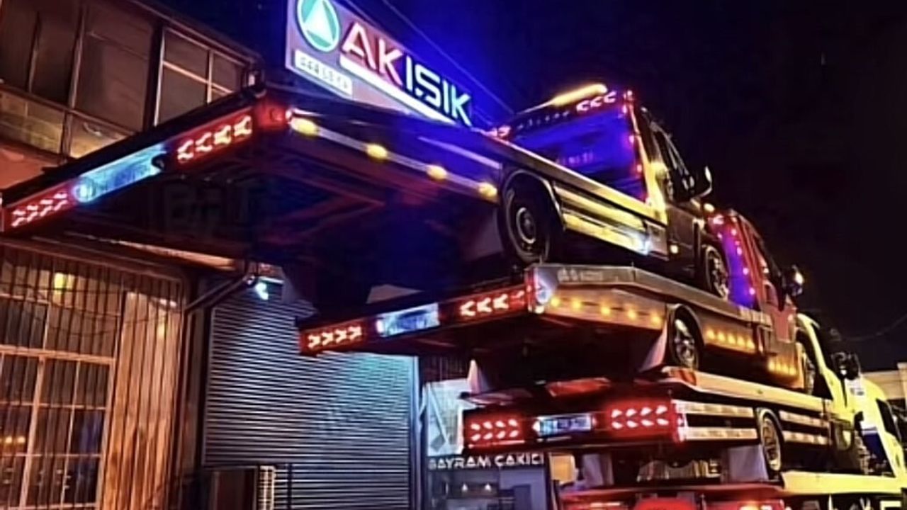 Sakarya'da şaşırtan gösteri: Operatör bir çekicinin üzerine üç çekici yükledi