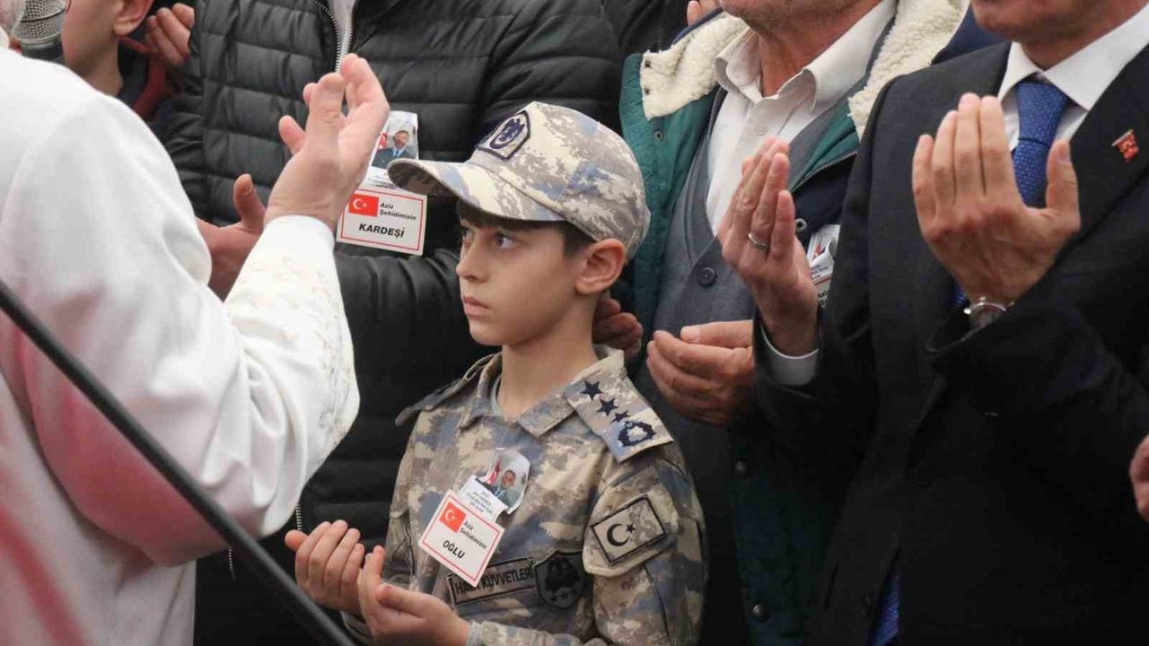 Sakaryalı Şehit Akın Karakuş Serdivan'da Son Yolculuğuna Uğurlandı
