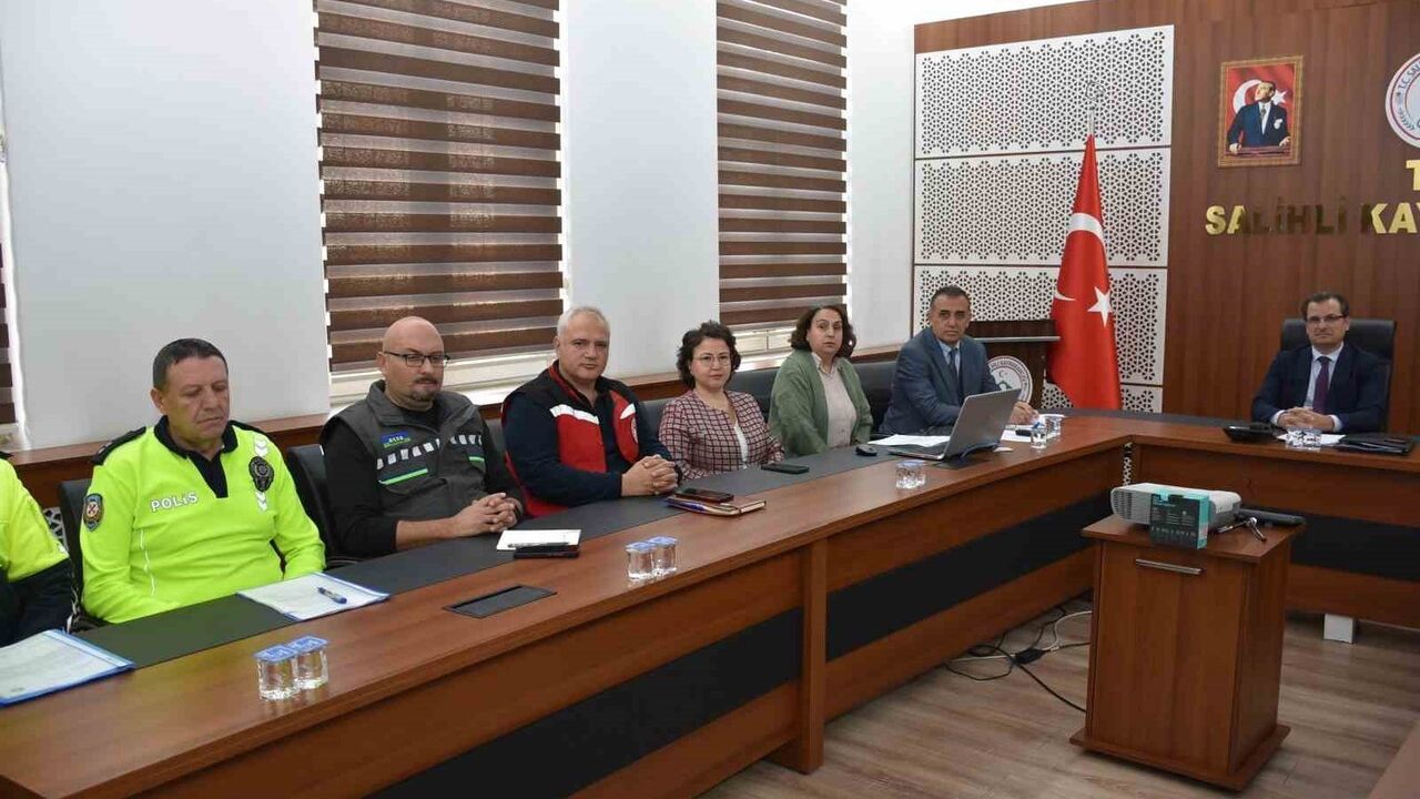 Salihli'de kış sezonu hazırlıkları değerlendirildi