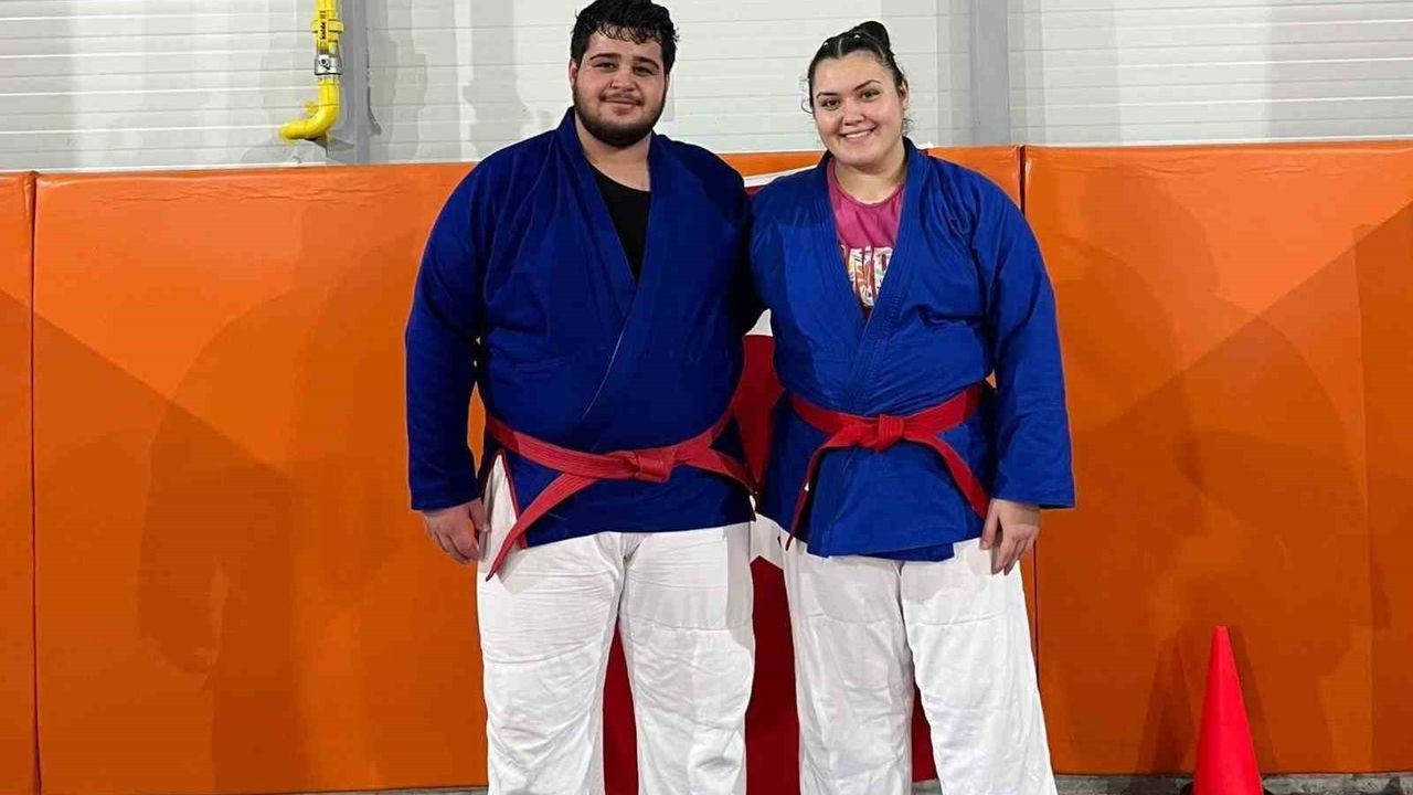 Salihlili iki judocu Düzce'deki milli takım kampına davet edildi